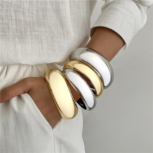 ✨ Stackable Bangle Bracelet – Minimalist Chic Jewelry - Picture 3 of 5
